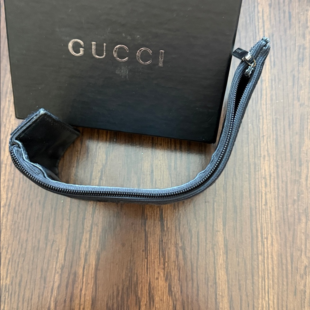 Gucci Beige Wristband Wallet - Picture 8 of 11
